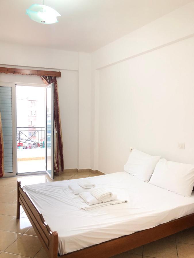 Center Hotel Pirro Himare Luaran gambar