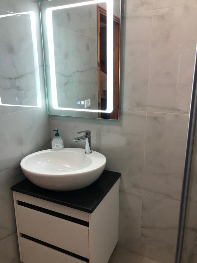 Center Hotel Pirro Himare Luaran gambar