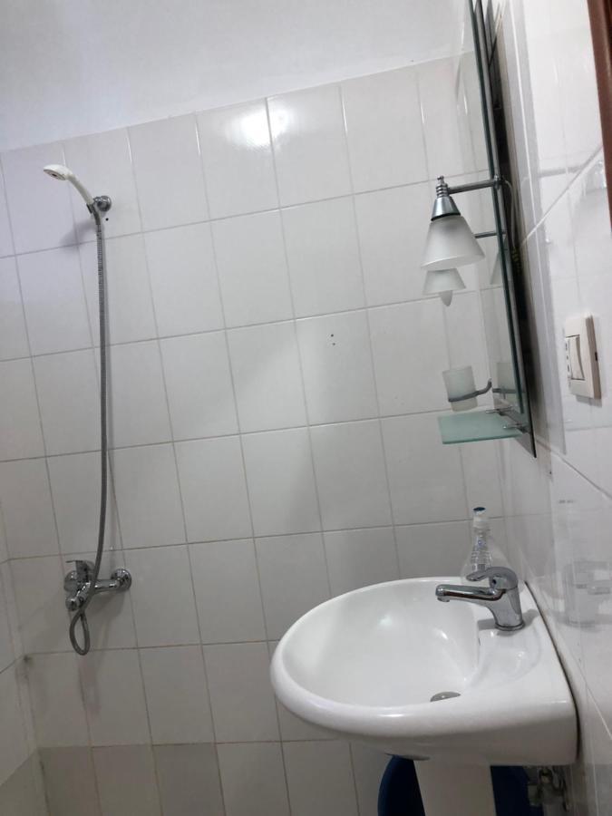 Center Hotel Pirro Himare Luaran gambar