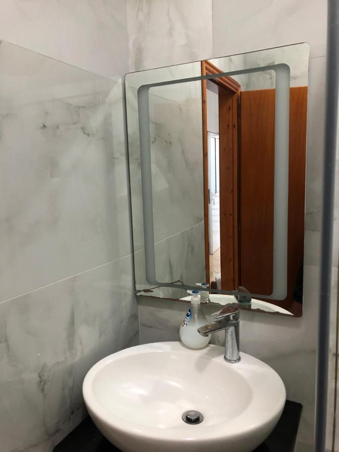 Center Hotel Pirro Himare Luaran gambar