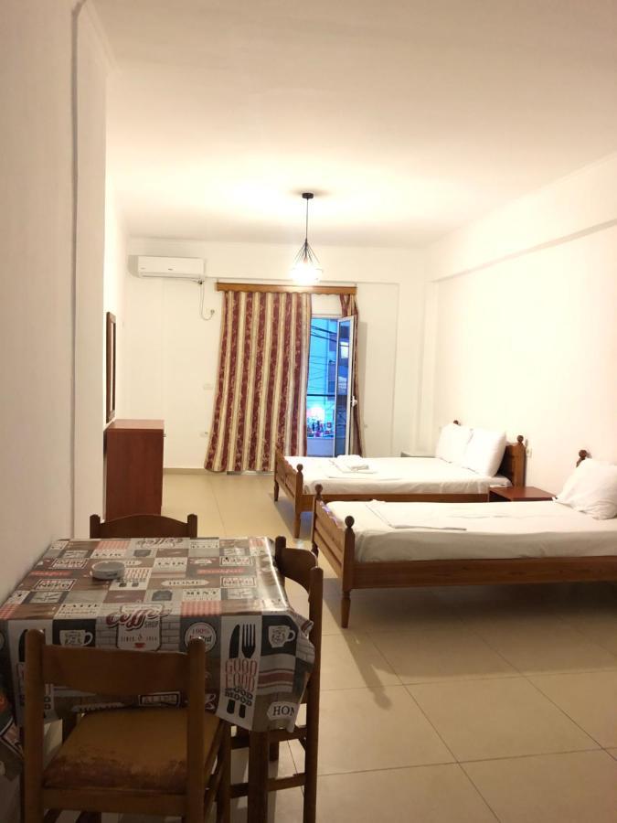 Center Hotel Pirro Himare Luaran gambar