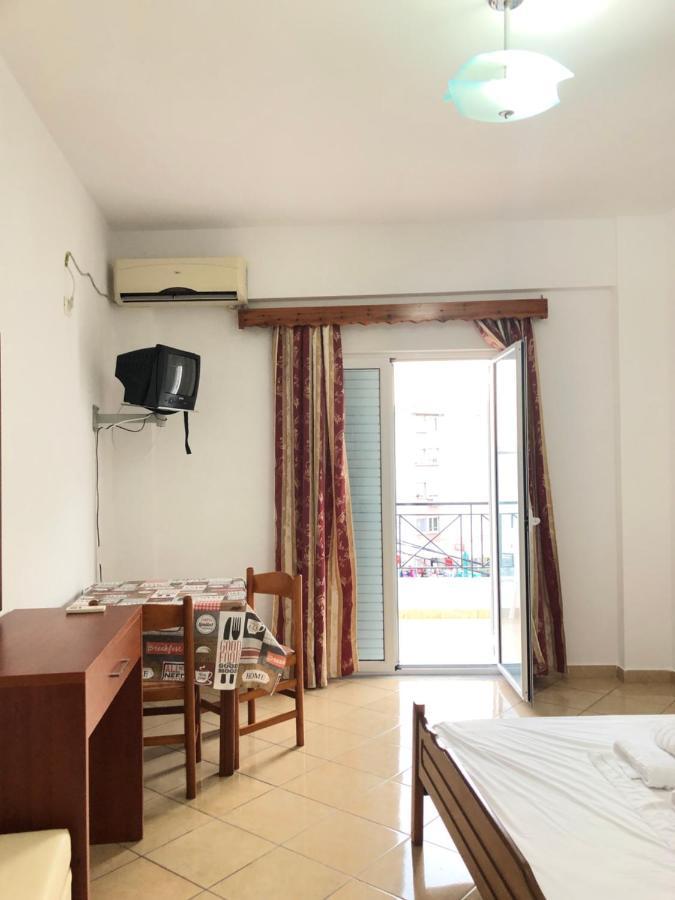 Center Hotel Pirro Himare Luaran gambar