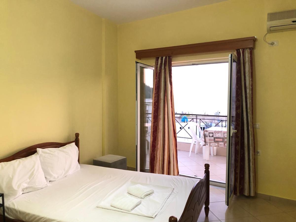 Center Hotel Pirro Himare Luaran gambar