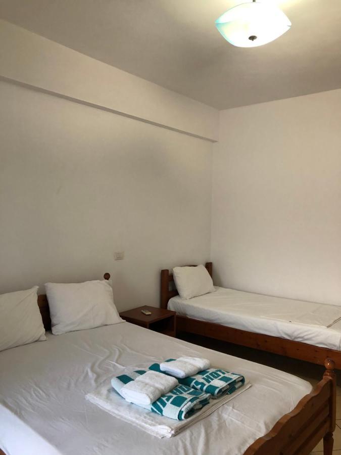Center Hotel Pirro Himare Luaran gambar