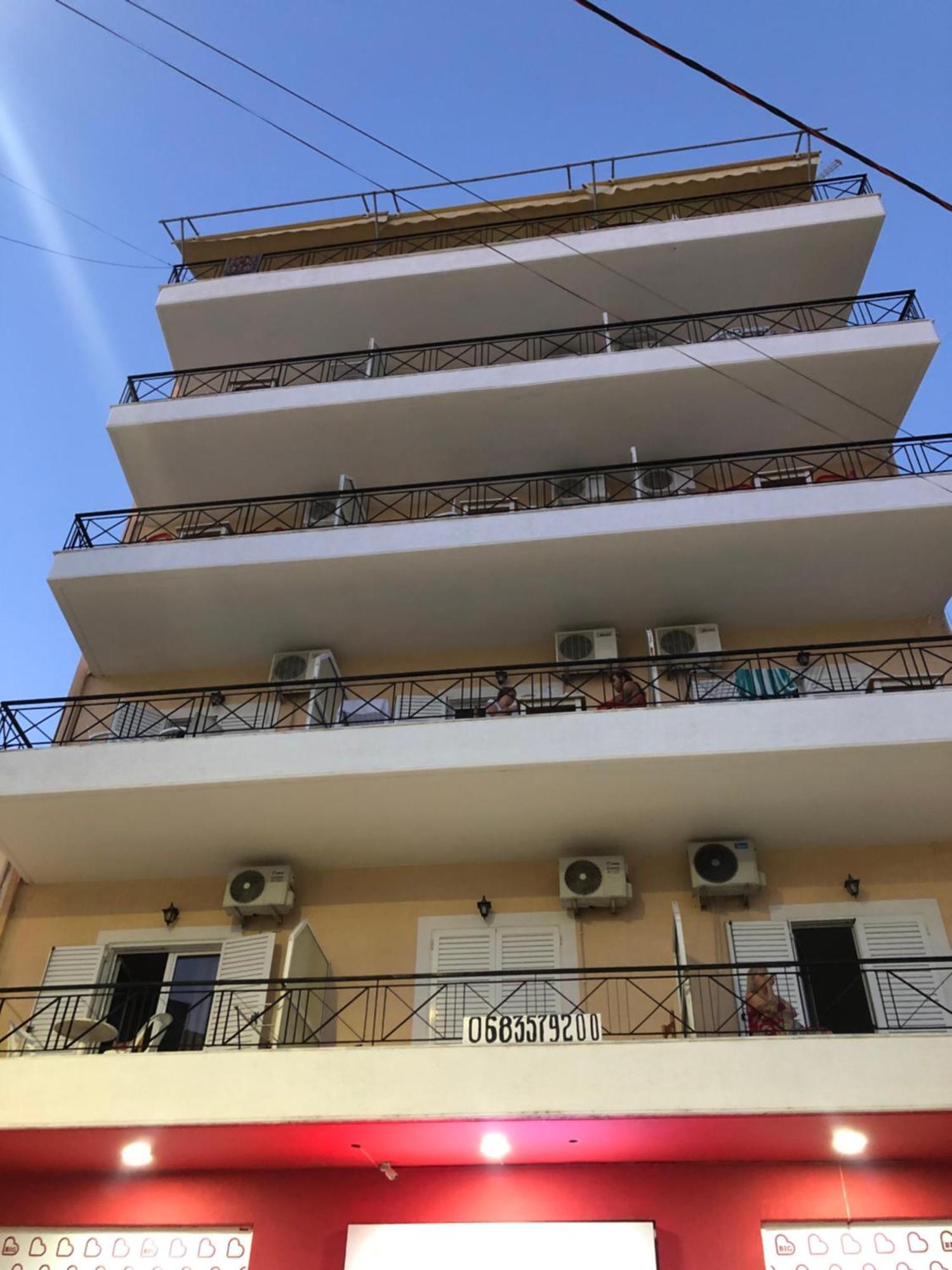 Center Hotel Pirro Himare Luaran gambar