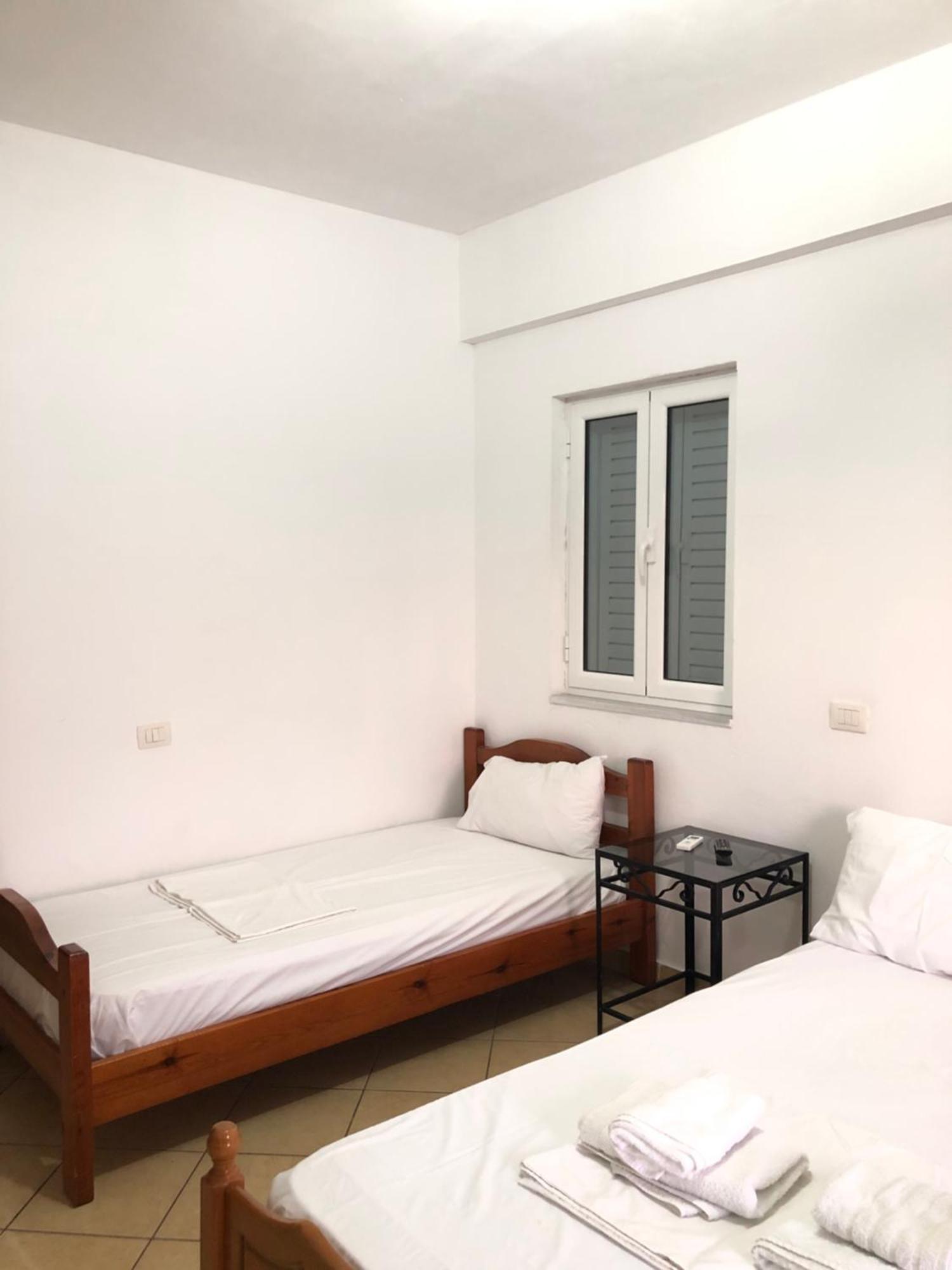 Center Hotel Pirro Himare Luaran gambar